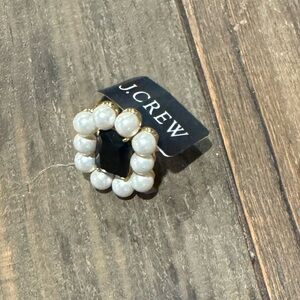 J. Crew Black and Pearl Statement Ring FUN FASHION! Cute comfy cool and unique🖤